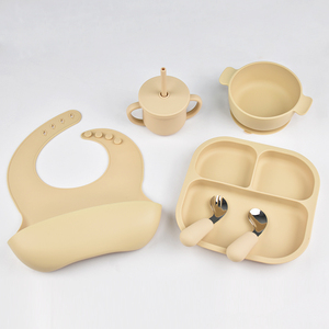 Tapa cuadrada de silicona resistente al calor, de calidad alimentaria, antideslizante, portátil, con compartimento de entrenamiento para viajes, accesorios y suministros para bebés - Product Image 5