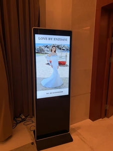 Pantalla Publicitaria LED con Soporte de Pie, 1080P, Brillo de 1000cd, 178 °   Ángulo de visión CMS integrado para uso en interiores - Product Image 2