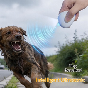 Repellente Ultrasuoni per Cani a Lungo Raggio, Dispositivo Antiabbaio per Esterni, Strumento di Addestramento e Controllo per Cani in Plastica - Product Image 3