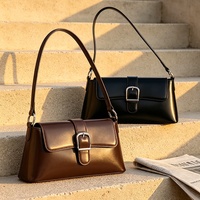 Sac à bandoulière de luxe en cuir véritable pour femme, style urbain et épuré, avec fermoir, poignée supérieure unique et bandoulière amovible