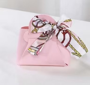 New Fashion Portable Velvet Jewelry Gift <b>Box</b> Candy Bag - Product Image 3