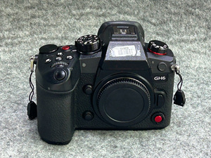 กล้องมือสอง Panasonic <span class=keywords><strong>Lumix</strong></span> GH6 25.21MP กล้องมิเรอร์เลสระดับมืออาชีพ M4/3 - Product Image 1