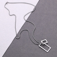 Colliers et foulards tendance personnalisés unisexes avec pendentif carré géométrique simple et élégant pour couples