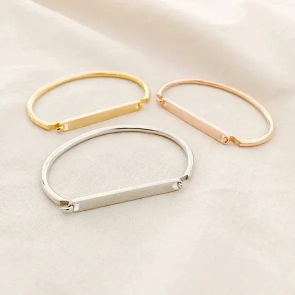 2024 Hoge Kwaliteit Roestvrij Staal Custom Gegraveerde Gouden Plaat Blanco Bar Open Haak Armband Motiverende Armband Voor Vrouwen