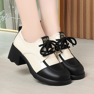 Chaussures de marche en cuir pour <span class=keywords><strong>femme</strong></span>, à talon bas et semelle épaisse, style mocassin à lacets, collection Printemps-Automne 2025 - Product Image 2