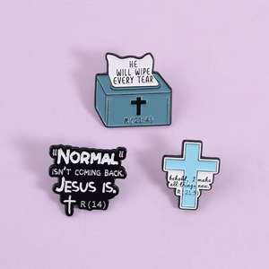 Spilla in metallo all'ingrosso a forma di cartone animato, spilla personalizzata Apocalypse, simpatico accessorio in metallo a forma di scatola di fazzoletti, spille distintive per cappelli - Product Image 2