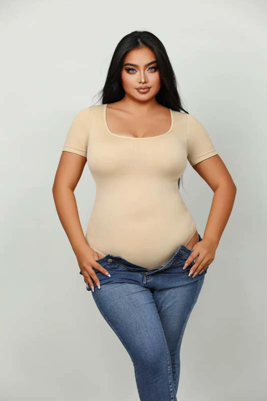 Seamless Tummy-Control Thong (Z333213): waistband, closure and adjustment-point detail