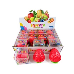 Blocs de construction anti-stress les plus vendus avec jouets sonores à presser en forme de fraise - Boules de fraise artisanales - Product Image 4