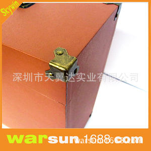 Boîte de rangement pour disques vinyles en cuir marron 342x342x150mm, organisateur durable pour 30 disques, personnalisable - Product Image 2