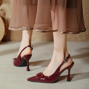 Tacones Altos de Moda Color Rojo Vino, Sandalias Elegantes con Lazo para Damas - Product Image 4