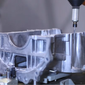 Macchina Robotica a 6 Assi per Sbavatura di Blocchi Cilindri Inferiori di Motori a Benzina, Macchina di Pulizia Shimada Big Bird CB - Product Image 1