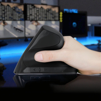Pasokan Pabrik Mouse Game USB BT 2.4GHz Sensor Optik Nirkabel ROHS Dapat Diisi Ulang Desain Vertikal Jari Tangan Kanan