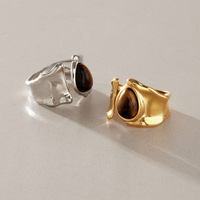 Vintage Einfacher 18K Gold Edelstahl Tropfenförmiger Natürlicher Tigerauge-Stein Welliger Breiter Offener Ring Abstrakter Skulpturaler Fingerschmuck