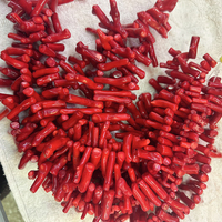 Chaîne de perles de corail de bambou de mer irrégulière fabrication de bijoux brin de perles de corail rouge avec prix de gros