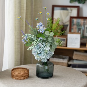 Bouquet de fleurs artificielles CallaFloral, hortensia en tissu tissé plastique, décorations de mariage - Product Image 1