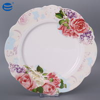 Assiette en porcelaine de haute qualité à motif rose et bordure découpée, vaisselle en porcelaine pour mariage