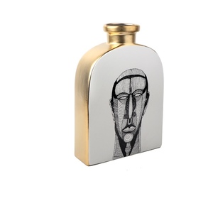 <span class=keywords><strong>Vaso</strong></span> da fiori moderno <span class=keywords><strong>in</strong></span> ceramica bianca con <span class=keywords><strong>testa</strong></span> di ritratto <span class=keywords><strong>in</strong></span> argento dorato di lusso nordico moderno - Product Image 5