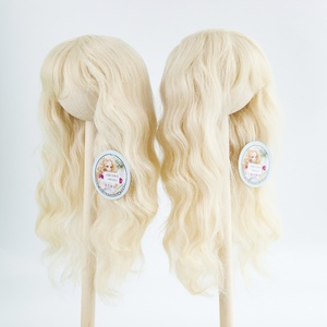 Peluca de fibra <span class=keywords><strong>Mohair</strong></span> <span class=keywords><strong>para</strong></span> muñeca BJD, fibra resistente al calor, color blanco leche, BJD <span class=keywords><strong>para</strong></span> muñeca, 25cm de largo, con densidad de cabeza y ondas de agua - Product Image 5