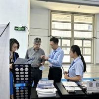 Boîtier d'instrumentation en tôle d'aluminium et d'acier OEM personnalisé, classé IP67, avec revêtement en poudre, pour les tests en laboratoire en intérieur