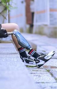 Articulation du genou intelligente avancée pour les amputés trans-fémoraux Prothèse de genou bionique avec soutien de marche adaptatif multi-terrain - Product Image 5