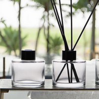 Etiquettes Personnelles Cubiques Personnalisées Huiles Hautement Concentrées 150ml Bouteille en Verre Transparent Noir Diffuseur de Roseau Senteurs de Lavande Rose