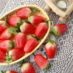 8.4*4cm gâteau aux fraises d'imitation artificielle pour Noël et Thanksgiving <span class=keywords><strong>faux</strong></span> fruits mousse matériel Bouquet décoration - Product Image 5