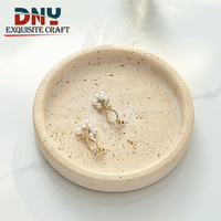 Plateau de présentation de bijoux en travertin jaune naturel, présentoir de comptoir intégré en pierre organique