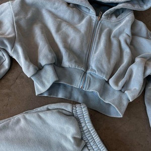 Conjunto de Sudadera Corta con Cremallera y Pantalones Cortos de Algodón para Mujer, Estilo Desgastado, Lavado Ácido, de 2 Piezas, Personalizado - Product Image 5