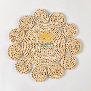 Mantel Individual de Lujo Hecho a Mano con Diseño de Girasol, Ecológico y Duradero, de Pasto Marino, Estilo Rústico Bohemio, Personalizable para Comedor - Product Image 2