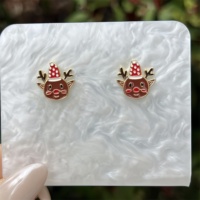 À la mode nouveau cuivre plaqué or 18 carats incrusté perle artificielle Zircon série de Noël boucles d'oreilles de renne dans plusieurs styles