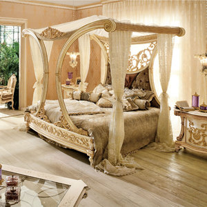 Cama doble de cuero con marco de madera francés antiguo, hoja de oro, cama de dormitorio de madera finamente tallada, dormitorios de lujo - Product Image 2