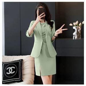 Trend fokus: Die heißesten Damen anzüge der Internat ional Station kommen - Product Image 2