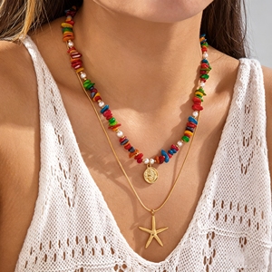 Collier Evan multicouche bohème avec coquillages et étoiles de mer - Colliers superposés romantiques pour femmes, perles d'imitation, pour les vacances d'été à la plage - Product Image 3