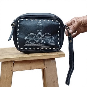 Bolso bandolera de cuero genuino con diseño nuevo, estilo vaquero occidental, a la moda, al mejor precio. - Product Image 1