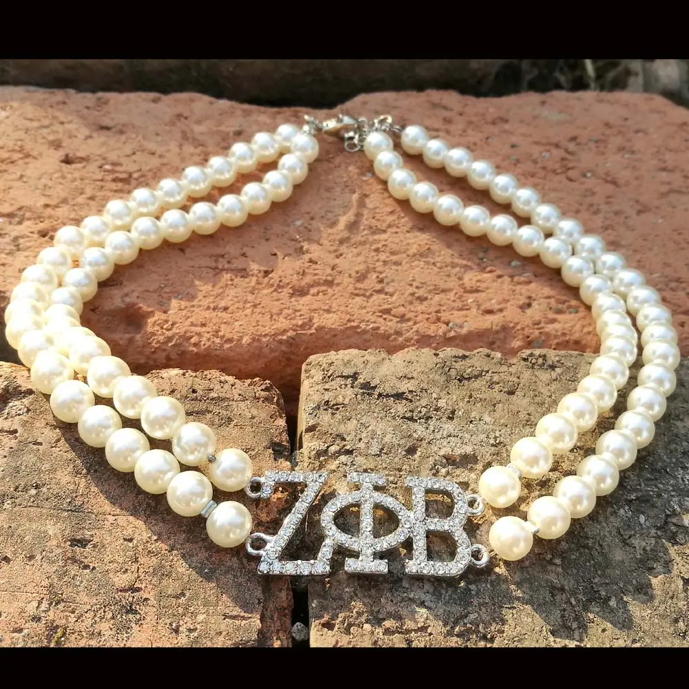 Collana di perle di Sorority multistrato con lettere greche collana di gioielli ZPB