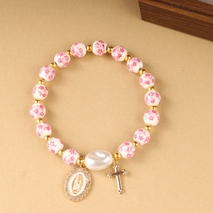 Pulsera Artesanal de Cerámica Azul con Cuentas, Dije de Cruz de la Virgen María, Imitación de Perla, Joyería Católica Chapada en Oro de 18K, Regalo Cristiano - Product Image 2