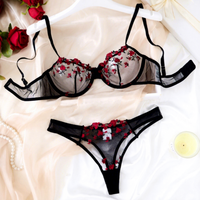 Ensemble de lingerie en dentelle pour femmes, sexy, en maille noire, avec broderie de roses rouges, ensemble de soutien-gorge pour femmes, exotique, romantique, vente en gros, OEM personnalisé