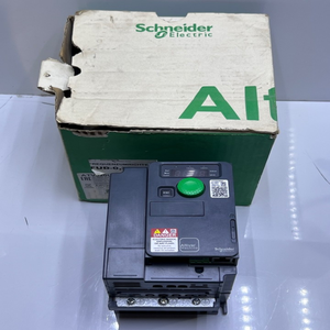 Variador de Velocidad de CA Eléctrico Altivar ATV320U04N4C - Product Image 1