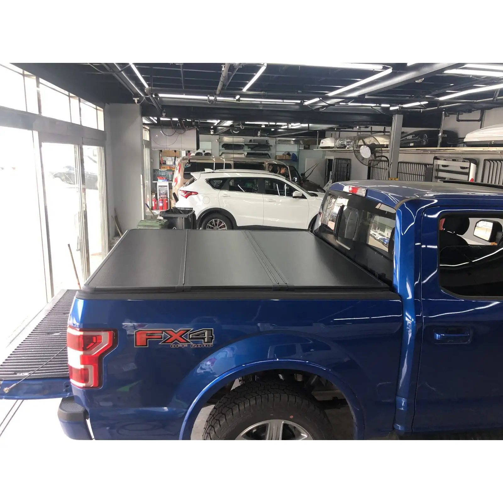 포드 F150 SVT 랩터 용 픽업 트럭 트렁크 커버 trifold tonneau 커버 생산 전문