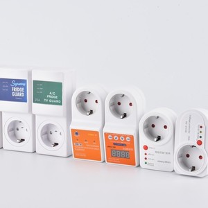 Regulador automático de voltaje 20A CA monofásico para protección de refrigeradores y televisores con pantalla digital y protección contra sobretensiones - Product Image 1