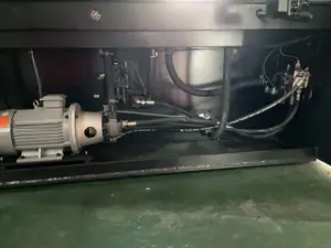 Meio-pressurizado método Servo Motor CNC híbrido Bending Machine Up-Acting Oil-Electric Press Brake