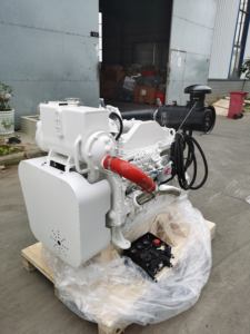 <span class=keywords><strong>Moteur</strong></span> diesel marin Dongfeng Cumins 6 cylindres 4 temps refroidi par <span class=keywords><strong>eau</strong></span> 5,9 <span class=keywords><strong>L</strong></span> 150 CV <span class=keywords><strong>sur</strong></span> bateau complet B5.9 - Product Image 6