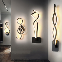 Lampe murale d'intérieur moderne et créative de style nordique avec télécommande, en aluminium, LED à intensité variable, lumière blanc chaud