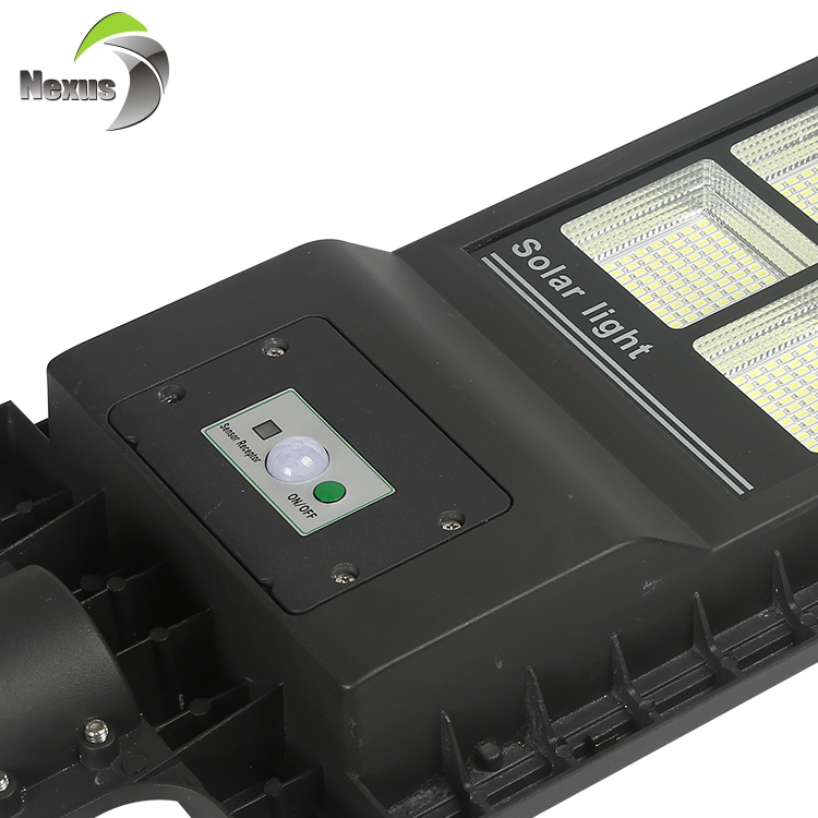 Contrôle de puissance élevée imperméable durable de route extérieure automatique 180w tout en un solaire a mené le réverbère