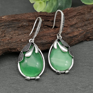 Orecchini a Gancio Vintage con Pietra Occhio di Gatto Verde, Gioielli in Pietra Naturale per Donne, Accessori in Stile Retrò - Product Image 3