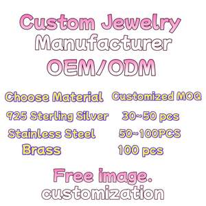 طقم مجوهرات عصري جديد مخصص باللونين الأسود والأبيض مع قلادة دائرية ذات وجهين بأرقام رومانية من الفولاذ المقاوم للصدأ المطلي بالذهب عيار 18 قيراط يشمل قلادة وسوار وأقراط - Product Image 4