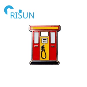 Spilla Smaltata Personalizzata all'Ingrosso a Forma di Barile di Carburante, Distintivo Smaltato a Forma di Tanica di Benzina, Spille Smaltate per Addetti alle Stazioni di Servizio - Product Image 4