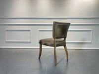 Chaise de salle à manger vintage en cuir véritable de style mid-century pour la maison, l'appartement, l'hôtel, le centre commercial, l'école