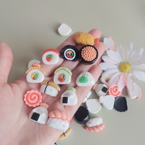 Abalorios de resina con forma de comida asiática simulada, miniaturas de sushi, cabujones de resina para hacer joyas DIY, decoración y slime. - Product Image 1