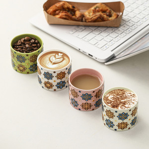 Tasses à café et à thé en céramique et porcelaine de style arabe, libanais et moyen-oriental, motif vert, bleu et jaune, fournies par l'usine MSH - Product Image 3